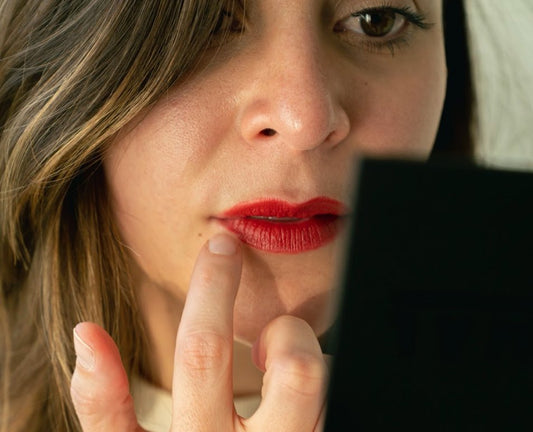 6 hábitos que están empeorando tu piel sensible - AHAL Bio Cosmética