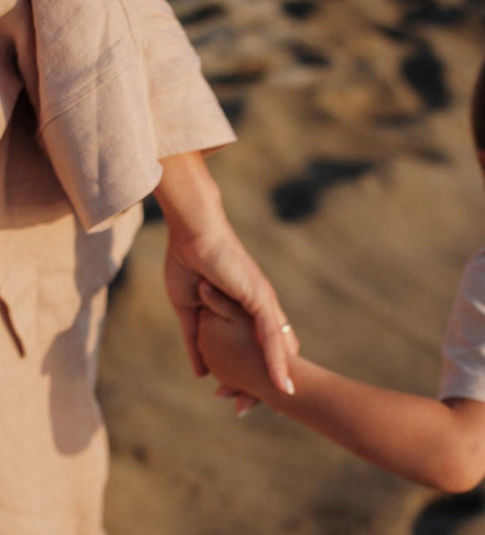 CELEBRANDO A NUESTRAS MADRES Y A LA NATURALEZA 𓇗 SOBRE AMOR, SABIDURÍA Y VIDA - AHAL Bio Cosmética