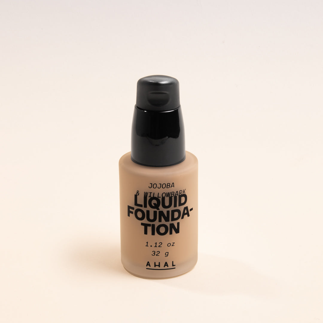 04 Liquid Foundation / Maquillaje Líquido 04