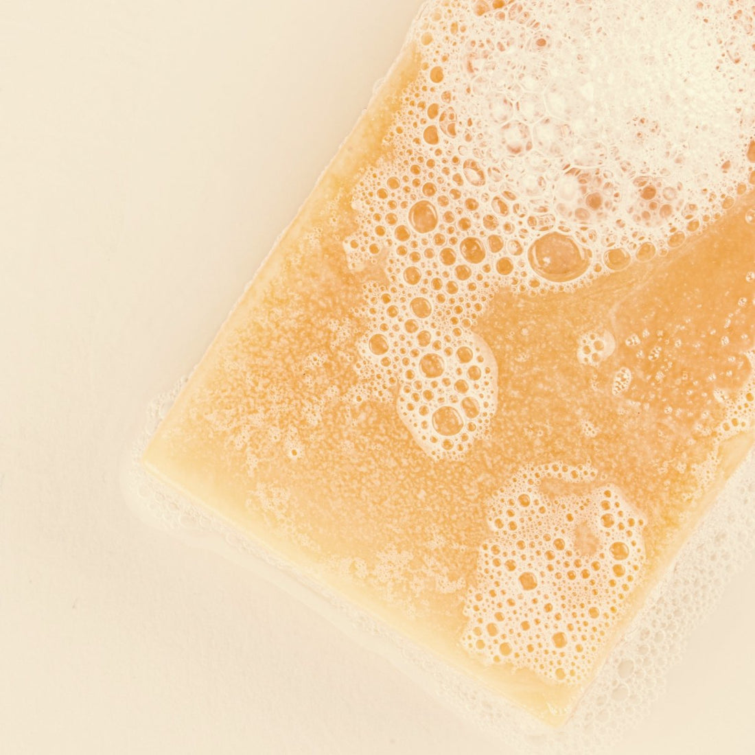 Propiedades y beneficios de la leche de cabra la piel - AHAL Bio Cosmética